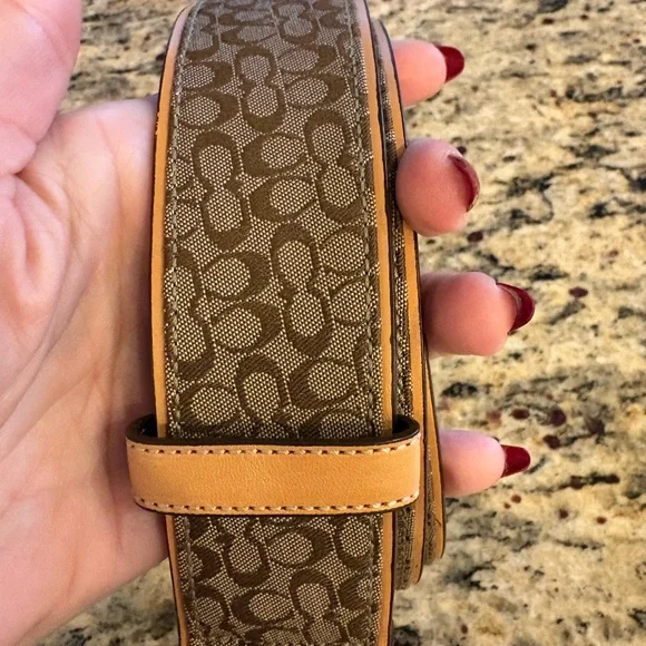 Coach belt medium nwot!! - Picture 4 of 5